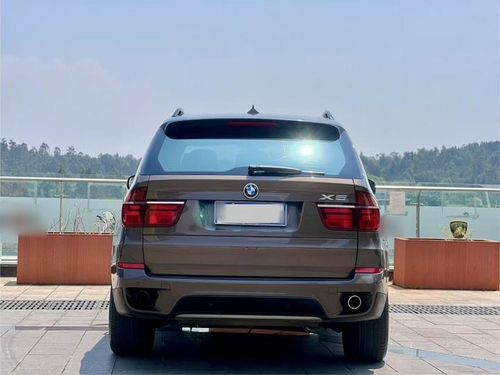 X5 Imported 2011 xDrive35i Leading photo 3