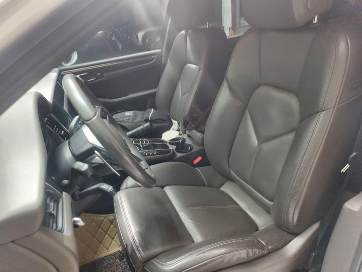 2017 Macan 2.0T photo 7