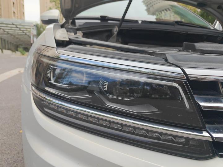 Tiguan L 2018 380TSI AT AWD Luxury photo 7