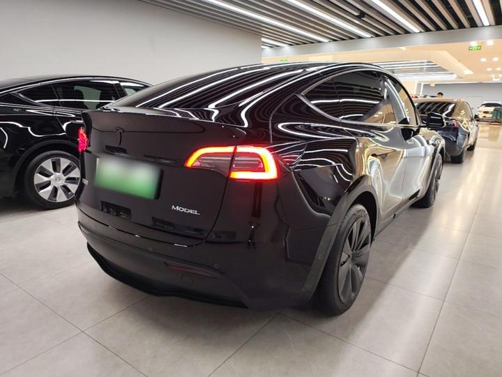 Model Y 2022 Facelift RWD photo 4
