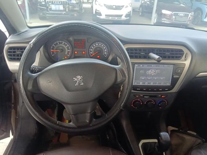 301 2014 1.6L MT Comfort photo 6