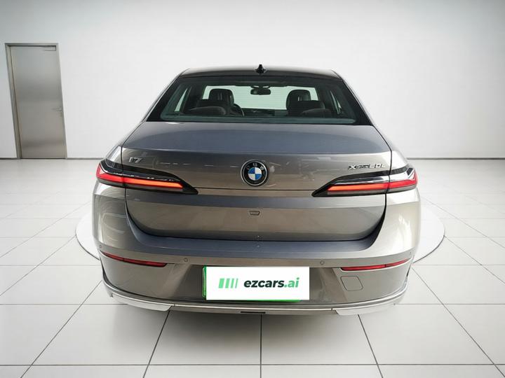 i7 2023 xDrive60L Luxury photo 3