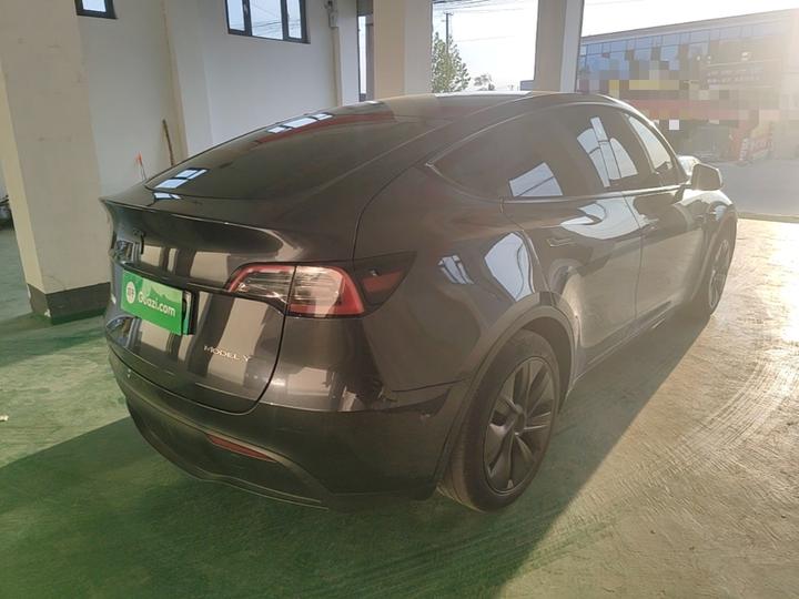 Model Y 2024 RWD photo 4