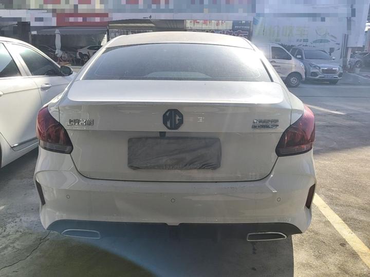 MG5 2022 180DVVT CVT Luxury photo 5