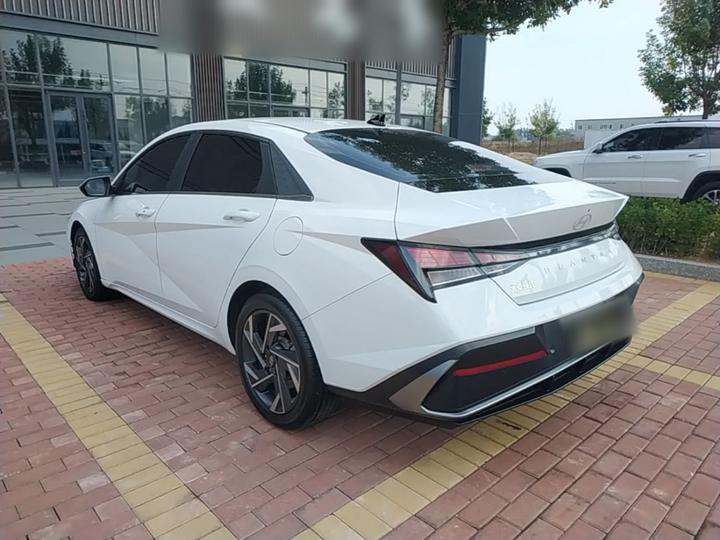 Elantra 2023 1.5L CVT GLX Elite photo 4
