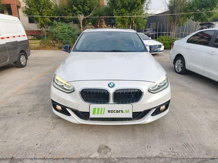 1 Series 2017 118i Sport photo 2