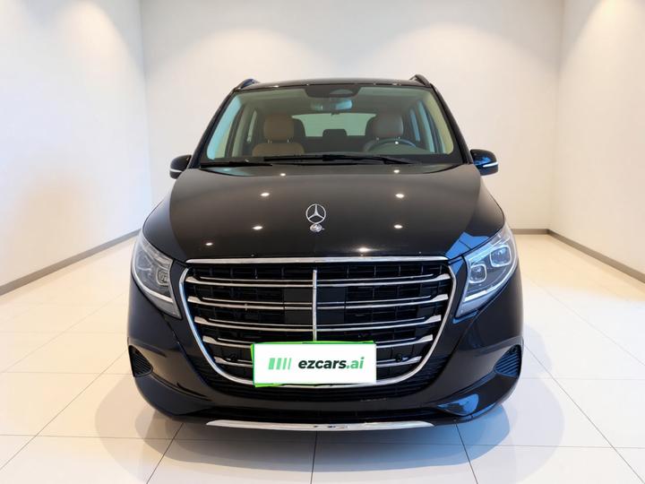 V-Class 2024 V 300 L Long Wheelbase Luxury photo 2