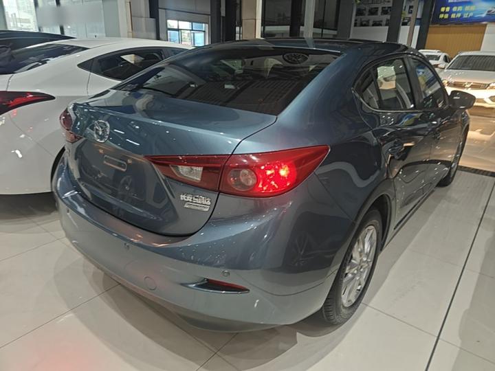 3 Axela 2016 Sedan 1.5L AT Comfort photo 4