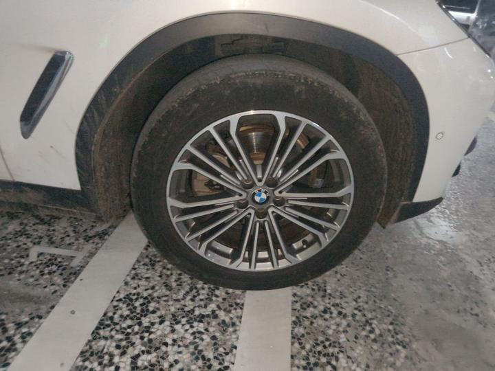 X3 2018 xDrive28i Luxury China V photo 8