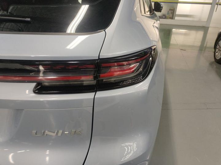 UNI-K 2021 2.0T Premium photo 7