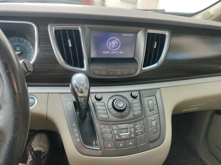 GL8 2013 3.0L XT Luxury Business Flagship photo 5