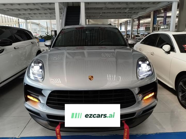 2018 Macan 2.0T photo 2