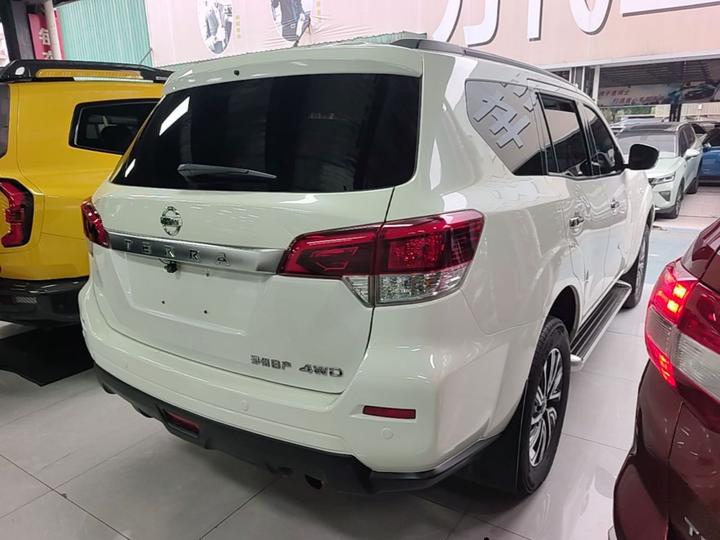 Terra 2020 2.5L XL Upper 4WD AT AWD Luxury photo 4