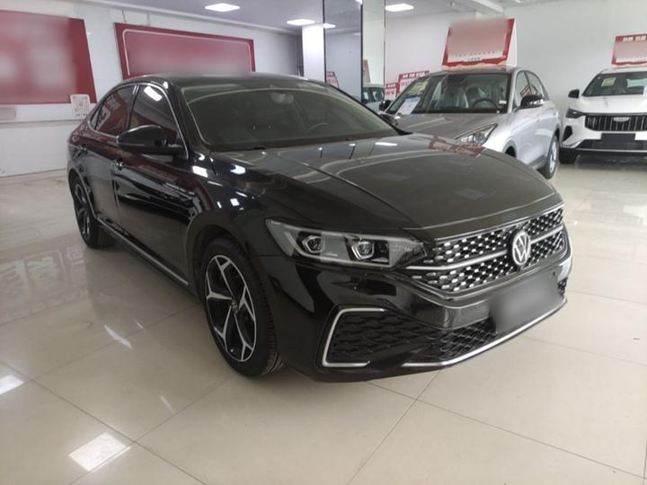 Passat 2023 330TSI Luxury photo 3