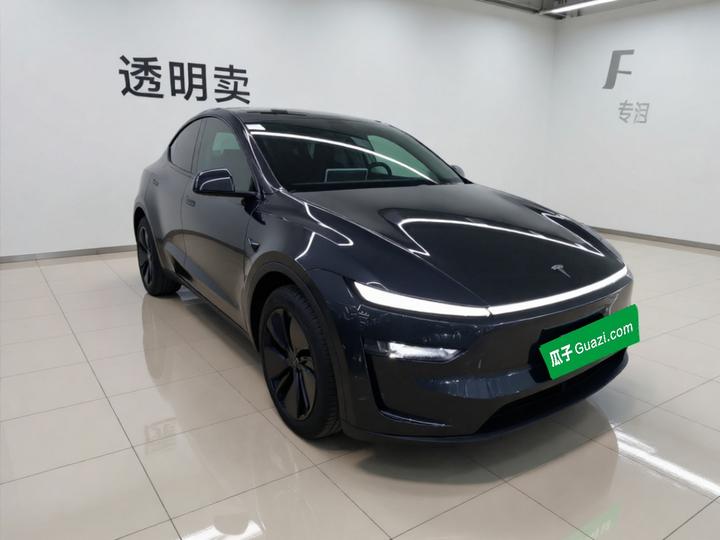 Model Y 2025 RWD photo 3