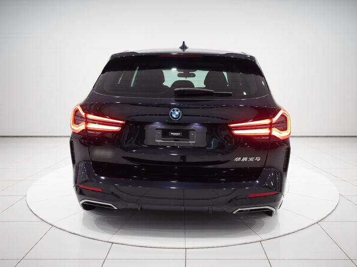 iX3 2022 Facelift Leading photo 3