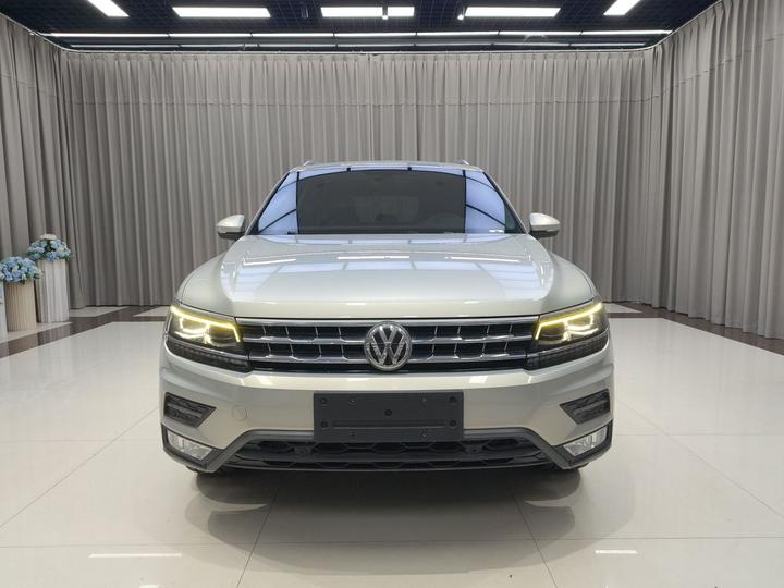 Tiguan L 2018 380TSI AT AWD Flagship photo 2
