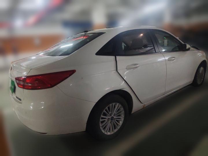 Escort 2017 1.5L MT Comfort photo 6