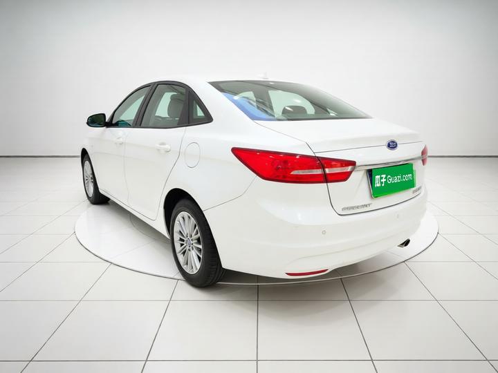 Escort 2017 Facelift 1.5L MT Comfort photo 4