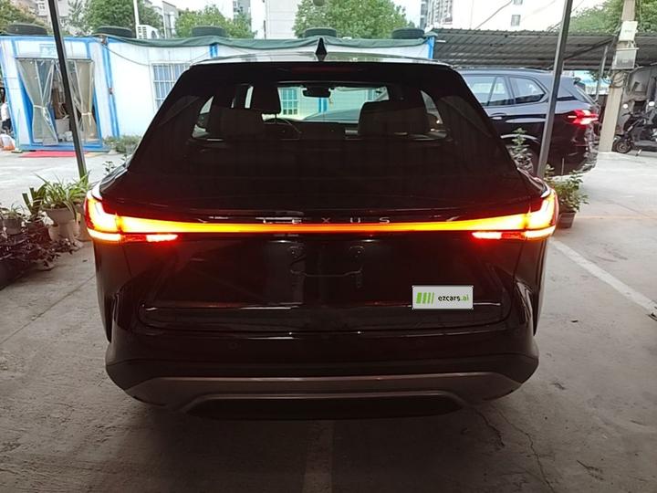 RX 2026 300 AWD photo 5