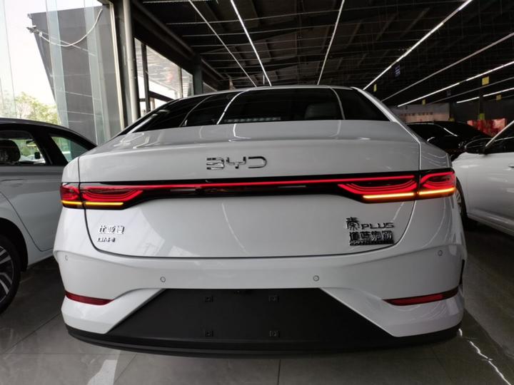 Qin PLUS 2025 DM-i ADAS 128KM Progressive photo 3