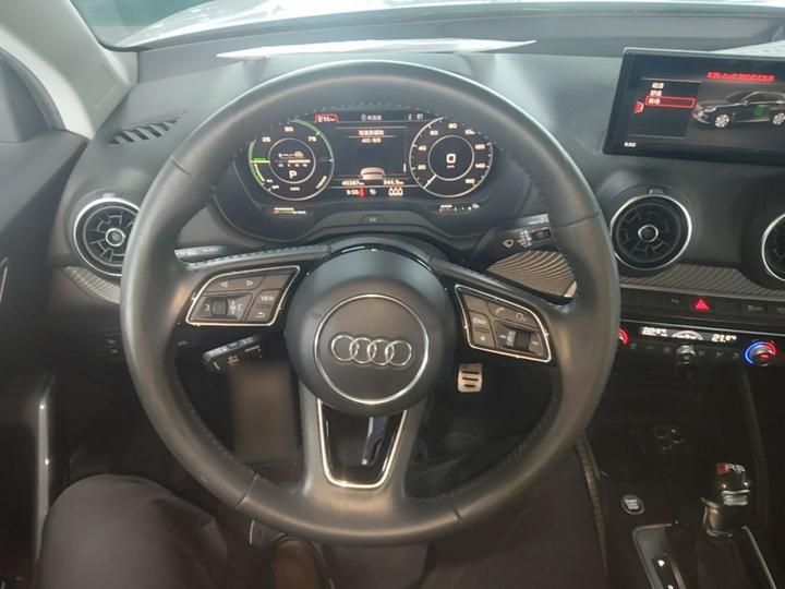 Q2L e-tron 2019 Q2L e-tron EV photo 6
