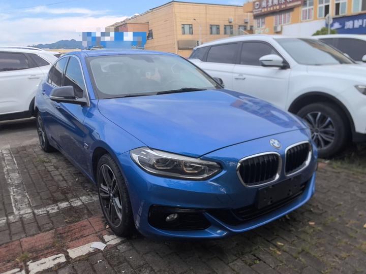1 Series 2018 118i Sport photo 3