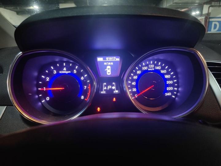 Elantra 2015 1.6L AT Leading photo 2
