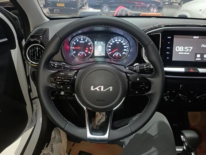 Stonic 2026 1.4L AT photo 6