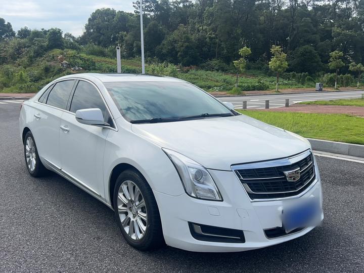XTS 2016 28T Tech photo 4