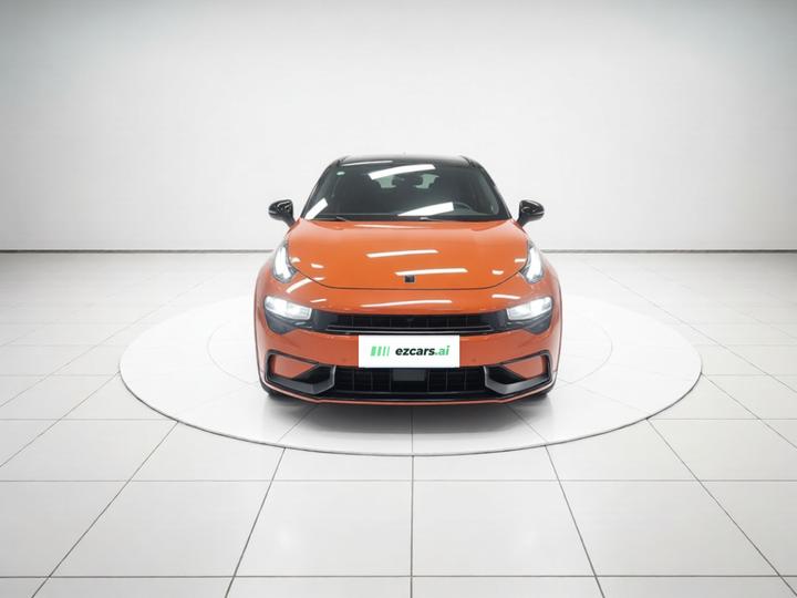 02 Hatchback 2021 2.0TD Halo photo 2