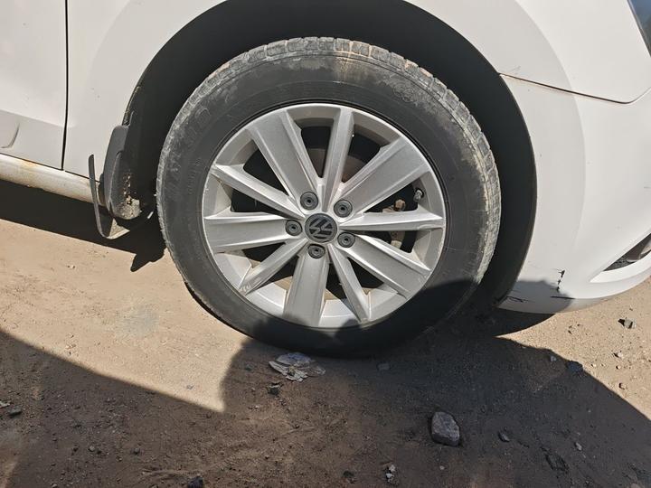 2015 1.6L MT Comfort photo 8