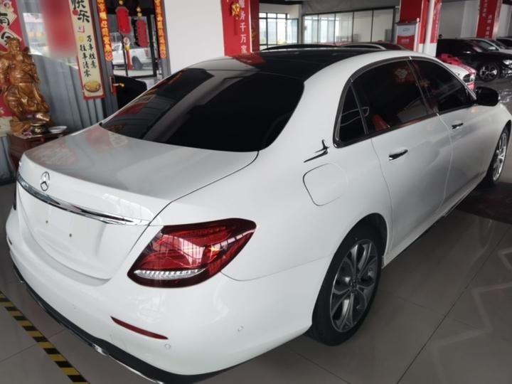 E-Class 2020 E 300 L Sport Luxury photo 4