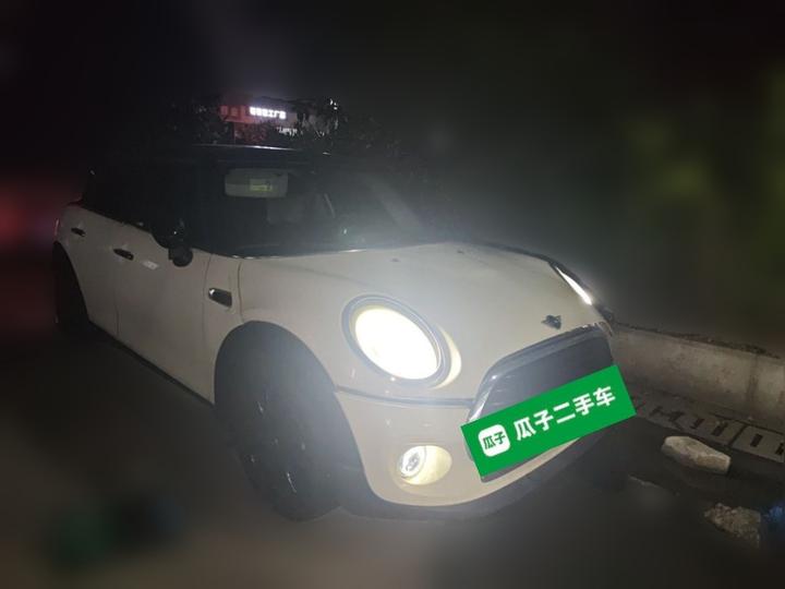 2019 1.5T COOPER Classic 5-Door photo 3