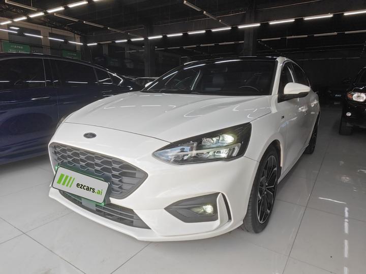 Focus 2020 Sedan EcoBoost 180 AT ST Line