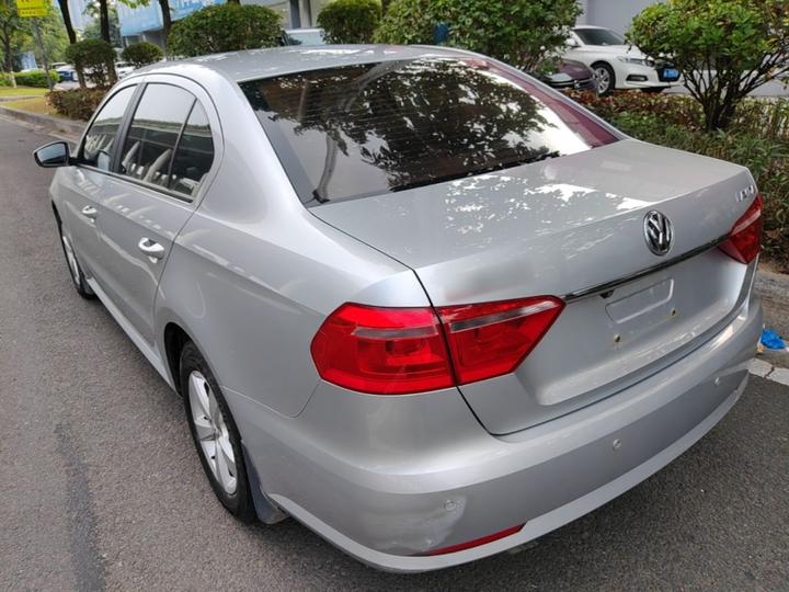 Lavida 2013 Facelift Classic 1.6L AT photo 4