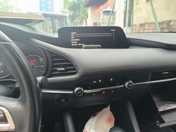 3 Axela 2020 2.0L AT photo 5
