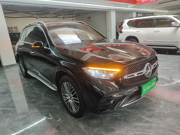 GLC 2023 GLC 300 L 4MATIC Dynamic 5-Seater photo 3