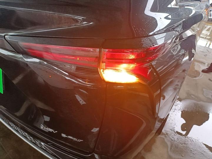 Granvia 2024 2.5L Hybrid Premium PLUS AWD photo 7
