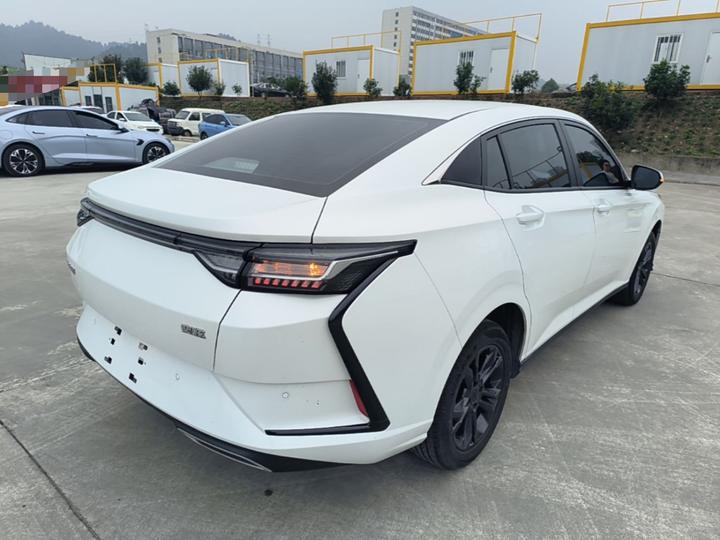 Yixuan 2025 1.5L AT Luxury photo 4