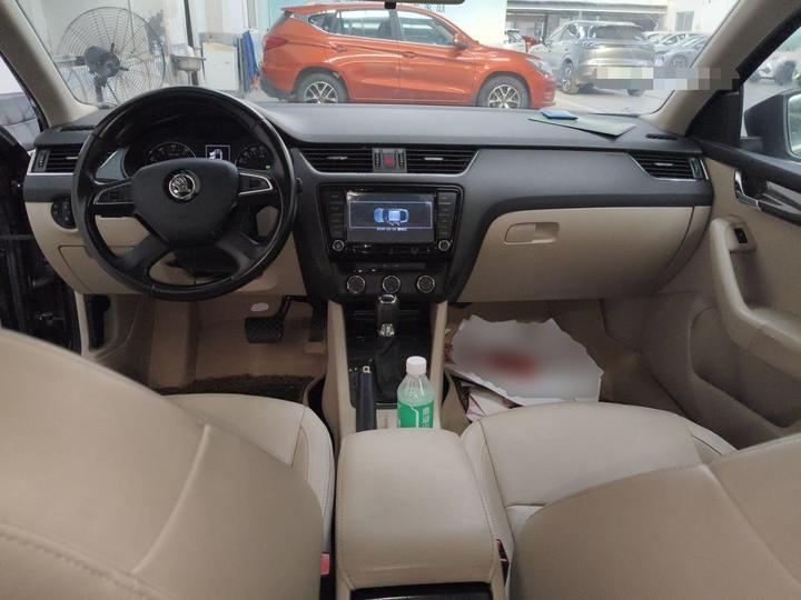 Octavia 2015 1.6L AT photo 5