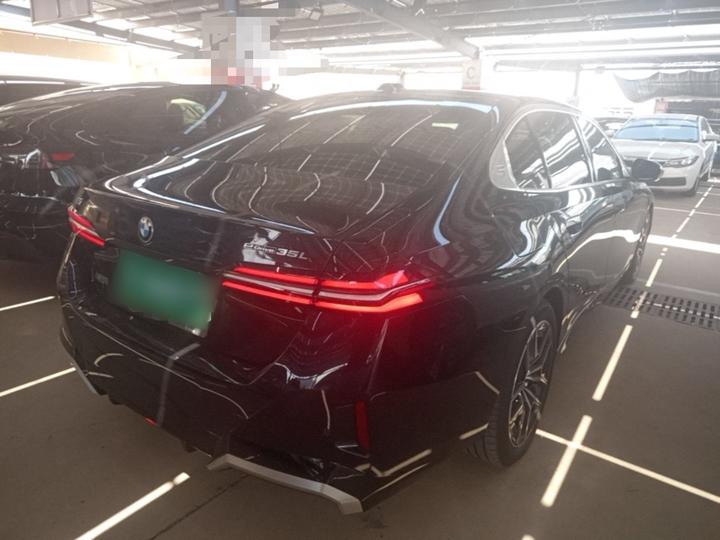 i5 2024 eDrive 35L M Sport Package photo 4