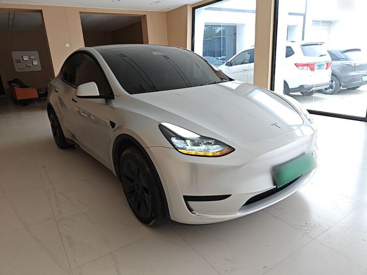 Model Y 2024 RWD photo 3