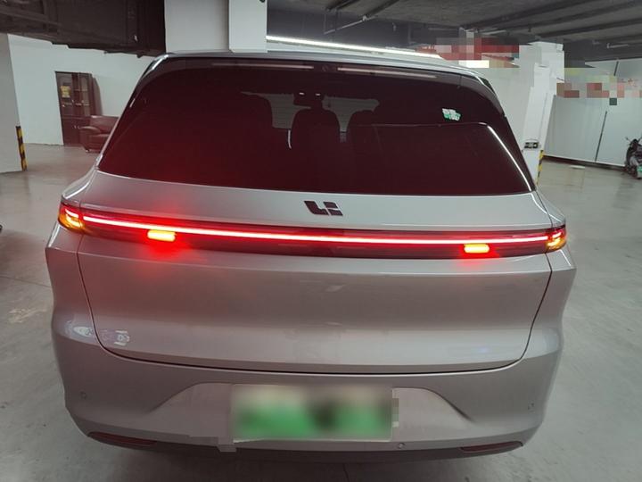 Li Auto L6 2024 Pro photo 3