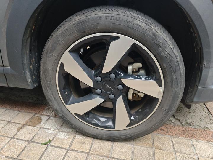 06 EM-P 2020 PHEV Plus photo 8