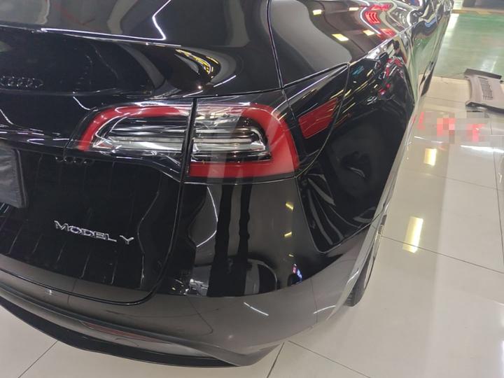 Model Y 2022 RWD photo 7