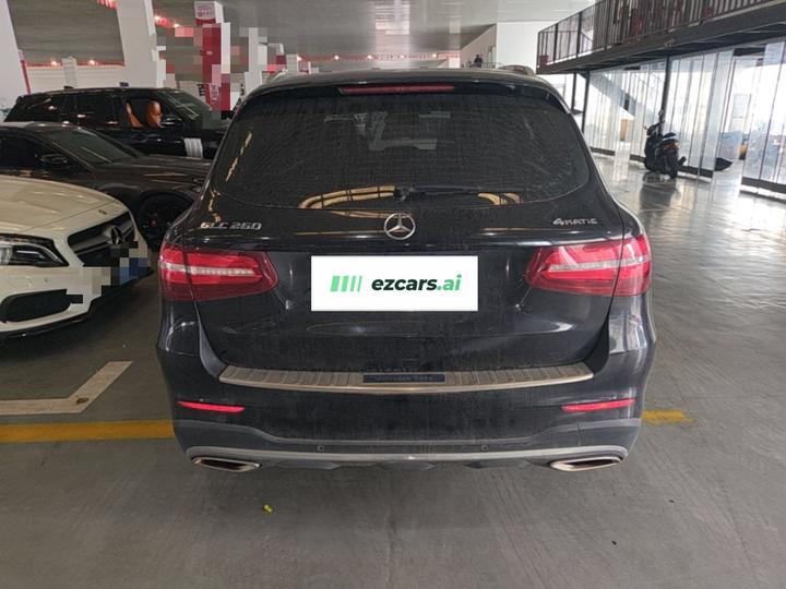 GLC 2018 Facelift GLC 260 4MATIC Luxury photo 3