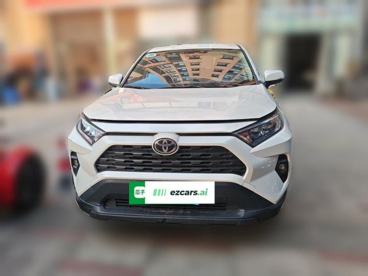 RAV4 2023 2.0L CVT RWD photo 2