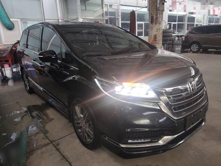 Elysion 2019 2.0L Hybrid Luxury photo 3