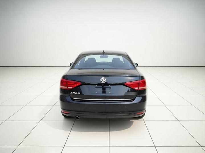 Lavida 2017 1.6L AT photo 3